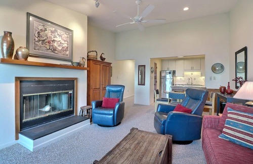Colington Condo | 1-Bed Condo with Stunning Ocean Views, Pool