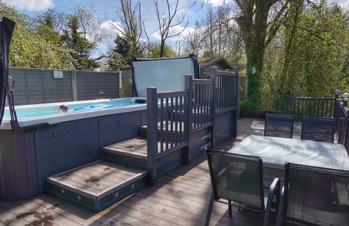 Holsworthy Cottage | 1 Bed Cottage - Hot Tub, Pool, Wifi, Pets