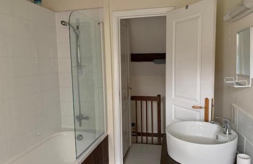 Ambrieres-les-Vallees House | 1 Bed Cottage - Sleeps 2 - Garden - Parking - Wifi