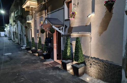 Montescaglioso Cottage | 1-Bed Cottage with indoor hot tub and sauna