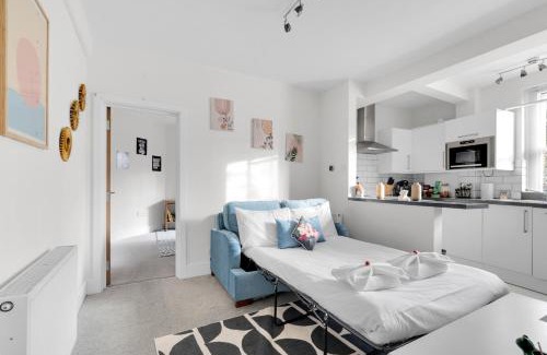 Turnham Green Apartment | 1 bed flat, 1-Min Tube, 20min to Central London, Christmas, Winter Wonderland