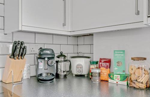 Turnham Green Apartment | 1 bed flat, 1-Min Tube, 20min to Central London, Christmas, Winter Wonderland