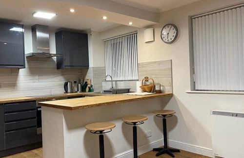 Lewisham Apartment | 1 bed flat close to DLR station with free parking and wifi