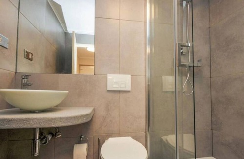 Lewisham Apartment | 1 bed flat close to DLR station with free parking and wifi