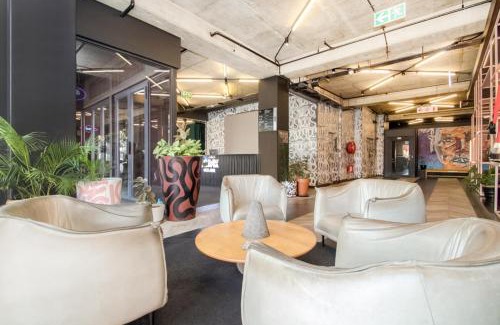 Downtown Johannesburg Apartment | 1 Bed Hallmark House Uncapped Wifi