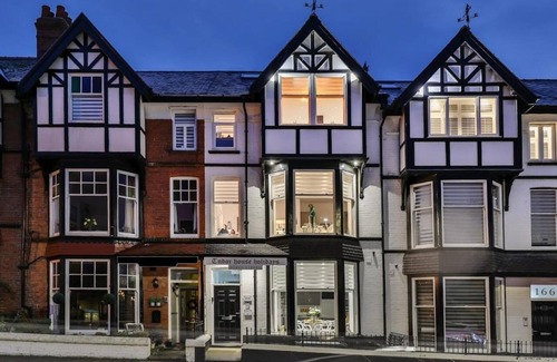 Scarborough House | 1 Bed House - Sleeps 2 - Parking - Wifi