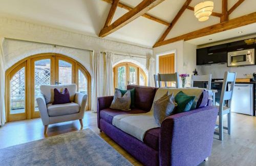 Pitchcombe House | 1 Bed in Evesham 89306