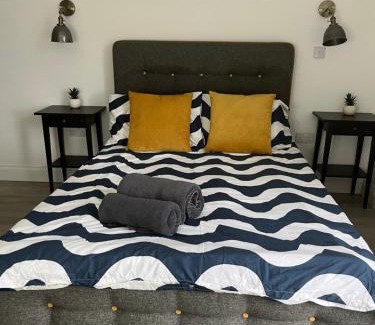 Weston-super-Mare Apartment | 1 Bed Room Flat with sofa Bed, full kitchen