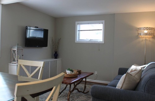 West Cape May House | 1 Bed Room/ full bath Apt with Kitchen & Living room attached to Purple Starfish