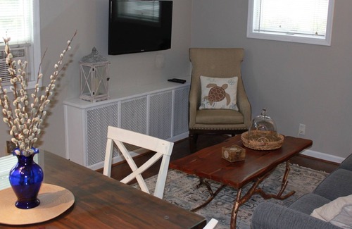 West Cape May House | 1 Bed Room/ full bath Apt with Kitchen & Living room attached to Purple Starfish