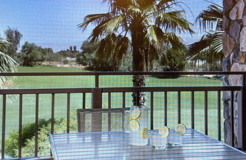 Palm Desert Apartment | 1 bed-room villa 820sqft with living room, full kitchen at Palm Desert, CA.