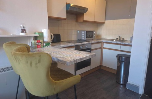 Wolverhampton Apartment | 1 Bed-Sleeps 2-City Centre-No Free Parking