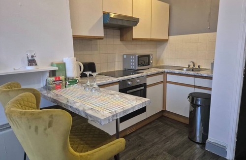 Wolverhampton Apartment | 1 Bed-Sleeps 2-City Centre-No Free Parking