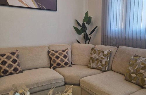 Wolverhampton Apartment | 1 Bed-Sleeps 2-City Centre-No Free Parking