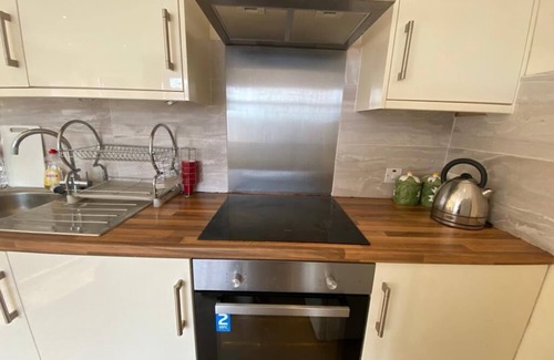 High Wycombe House | 1-Bed unit 10 minute drive from Hellfire Caves