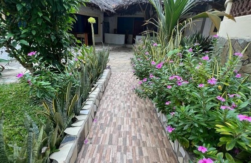 Galu Beach Villa | 1 Bed Villa - Sleeps 2 - Wifi - Parking - Smoking