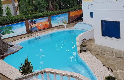Galu Beach Villa | 1 Bed Villa - Sleeps 2 - Wifi - Parking - Smoking