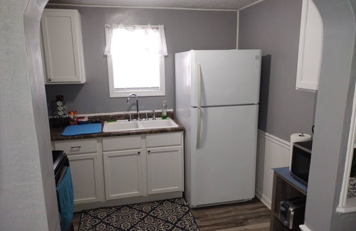 Terre Haute House | 1 bed1 bath house, less than 1mile to Union Hospital