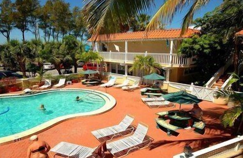Bradenton Beach Hotel | 1 Bedroom 1 bathroom. 1st floor. Pet Friendly. Small/Medium Dogs. NO CATS