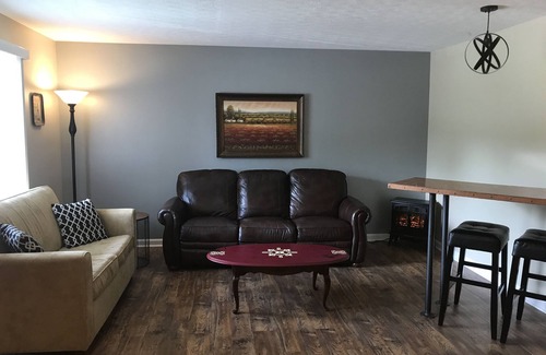 Crescent Hill Condo | 1 Bedroom 1 Bath Condo