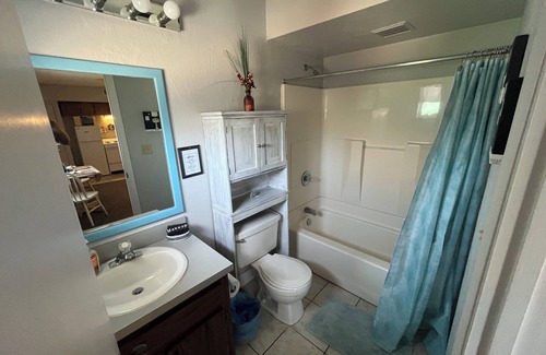 Cocoa Beach Apartment | 1 bedroom 1 bath full kitchen 2 twin beds
