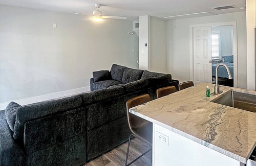 Truman Annex Condo | 1-bedroom 2 blocks to Duval, close to beach, parking, and pool