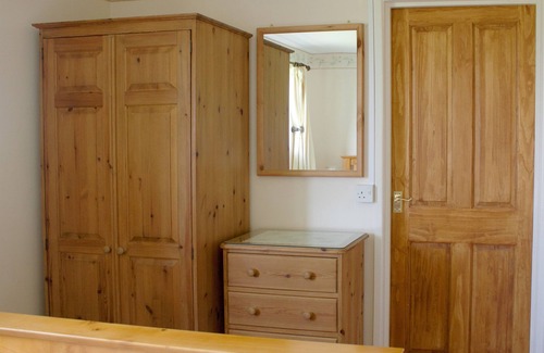 Weston-super-Mare Cottage | 1 bedroom accommodation in Lympsham, near Weston-super-Mare