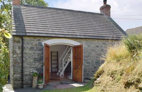Haverfordwest Cottage | 1 bedroom accommodation in Ambleston, near Haverfordwest