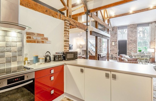 Sutton Cottage | 1 bedroom accommodation in Langley, near Macclesfield