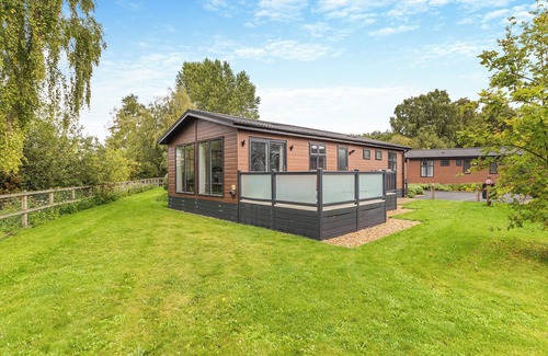 Pentney Ski Chalet | 1 bedroom accommodation in Pentney, King’s Lynn