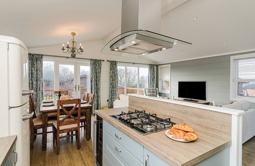 Stuppington Ski Chalet | 1 bedroom accommodation in Canterbury