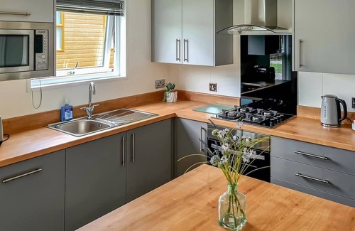 Little Weighton Cabin | 1 bedroom accommodation in Little Weighton, Nr Beverley