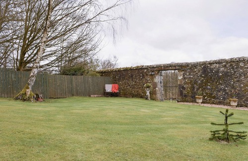 Dunfermline Cottage | 1 bedroom accommodation in Saline, near Dunfermline