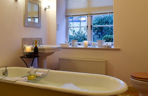 Perth Cottage | 1 bedroom accommodation in Forgandenny