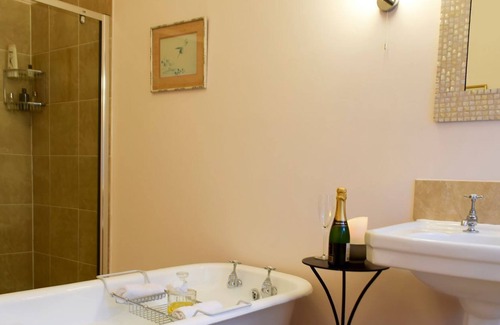 Perth Cottage | 1 bedroom accommodation in Forgandenny