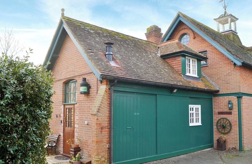 Freshwater Cottage | 1 bedroom accommodation in Freshwater, near Yarmouth