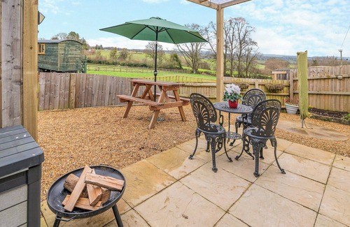 Pauntley Cottage | 1 bedroom accommodation in Brand Green, near Redmarley