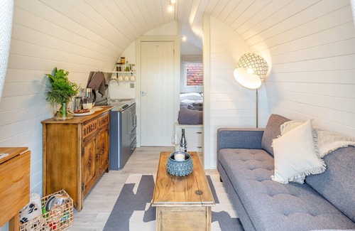 Shrewsbury Cottage | 1 bedroom accommodation in Hookagate, near Shrewsbury
