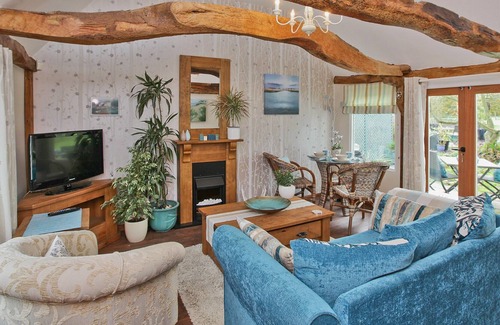 Colchester Cottage | 1 bedroom accommodation in Langham, near Colchester