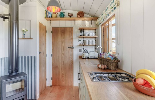 Langport Cottage | 1 bedroom accommodation in Henley, Langport