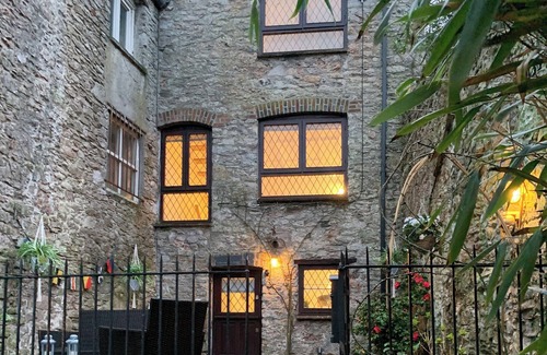 Plymouth Cottage | 1 bedroom accommodation in Barbican, Plymouth