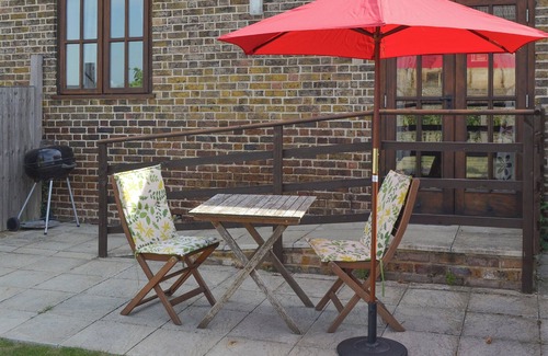 Rochester Cottage | 1 bedroom accommodation in High Halstow, near Rochester