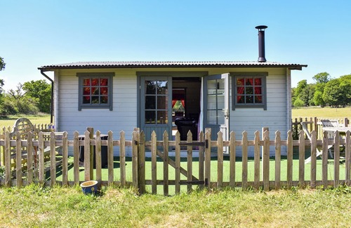 Thetford Ski Chalet | 1 bedroom accommodation in Thetford