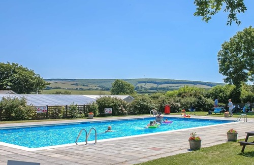 Ningwood House | 1 bedroom accommodation in Newbridge, Nr Yarmouth