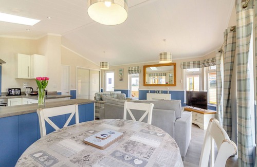 Aubourn Ski Chalet | 1 bedroom accommodation in Swinethorpe, Nr Lincoln