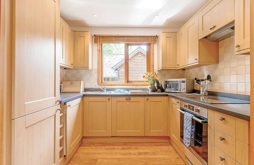 Tilford Ski Chalet | 1 bedroom accommodation in Tilford, Farnham