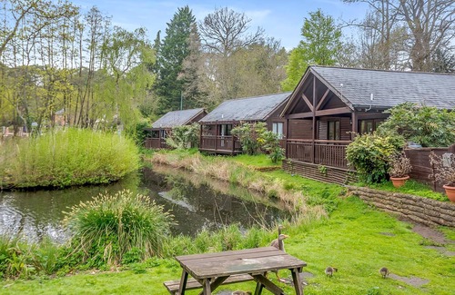 Tilford Ski Chalet | 1 bedroom accommodation in Tilford, Farnham