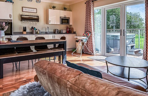 Flaxton Ski Chalet | 1 bedroom accommodation in Flaxton