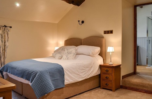 Barkisland Cottage | 1 bedroom accommodation in Barkisland, near Halifax