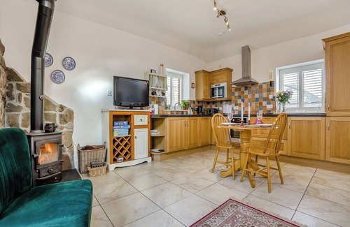 Murthill Cottage | 1 bedroom accommodation in Tealing, near Dundee